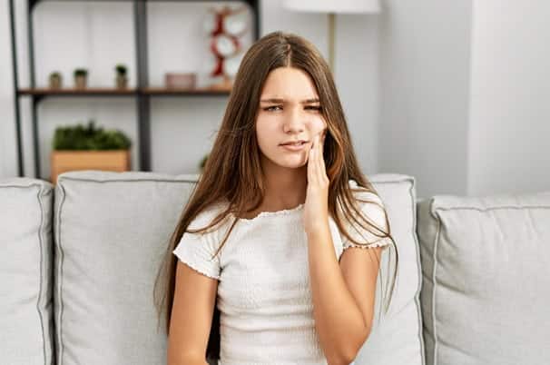 Teen Girl Sore Mouth